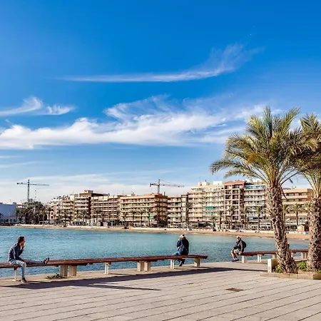 Ramon Gallud 公寓 *