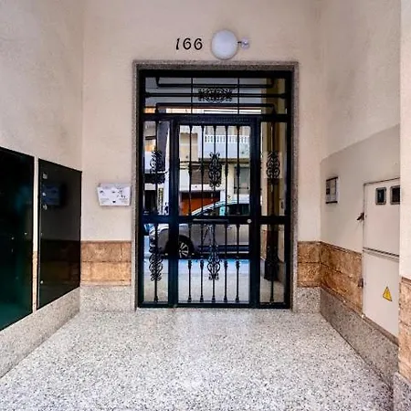 Апартаменти Ramon Gallud *